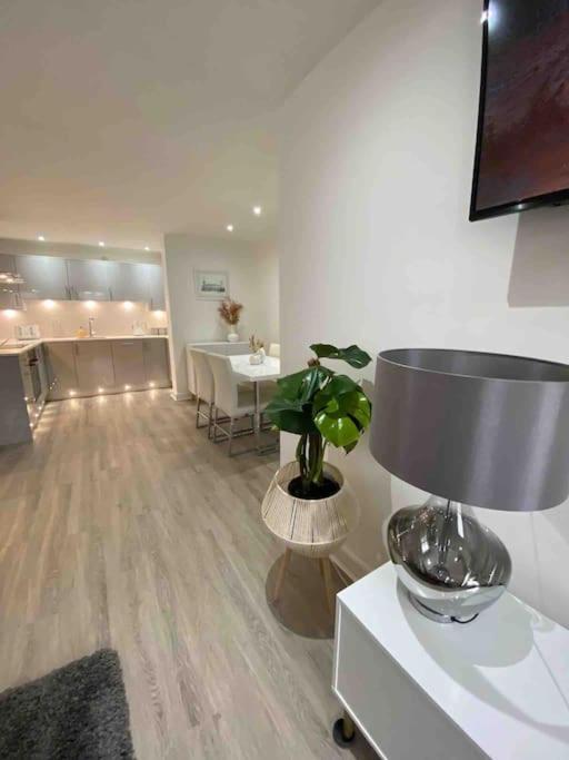 Luxury Town Centre Apartment Walking Distance To Rsc Theatre Stratford-upon-Avon Exterior foto