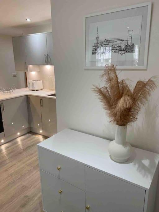 Luxury Town Centre Apartment Walking Distance To Rsc Theatre Stratford-upon-Avon Exterior foto