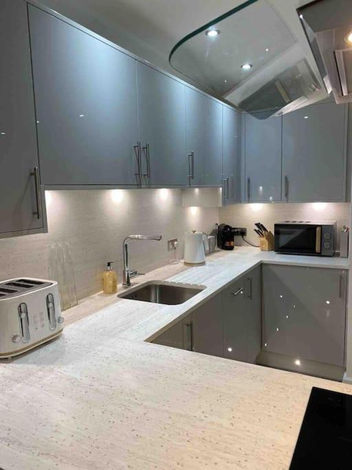 Luxury Town Centre Apartment Walking Distance To Rsc Theatre Stratford-upon-Avon Exterior foto