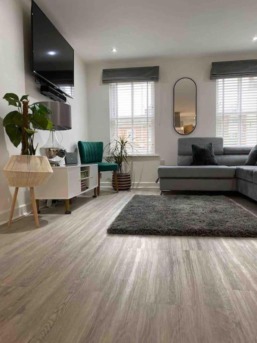 Luxury Town Centre Apartment Walking Distance To Rsc Theatre Stratford-upon-Avon Exterior foto