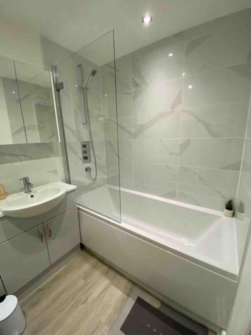 Luxury Town Centre Apartment Walking Distance To Rsc Theatre Stratford-upon-Avon Exterior foto